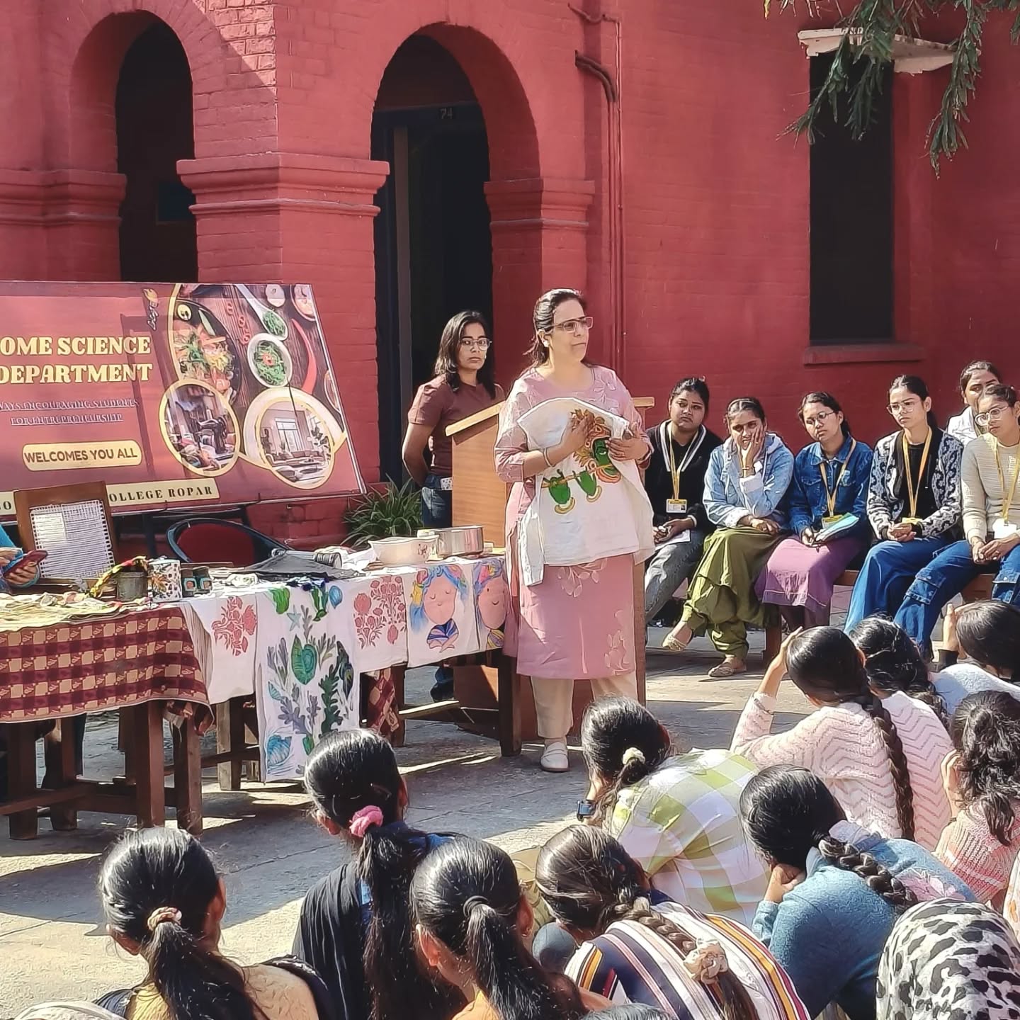 A two-day workshop on fabric painting and clay art was organized